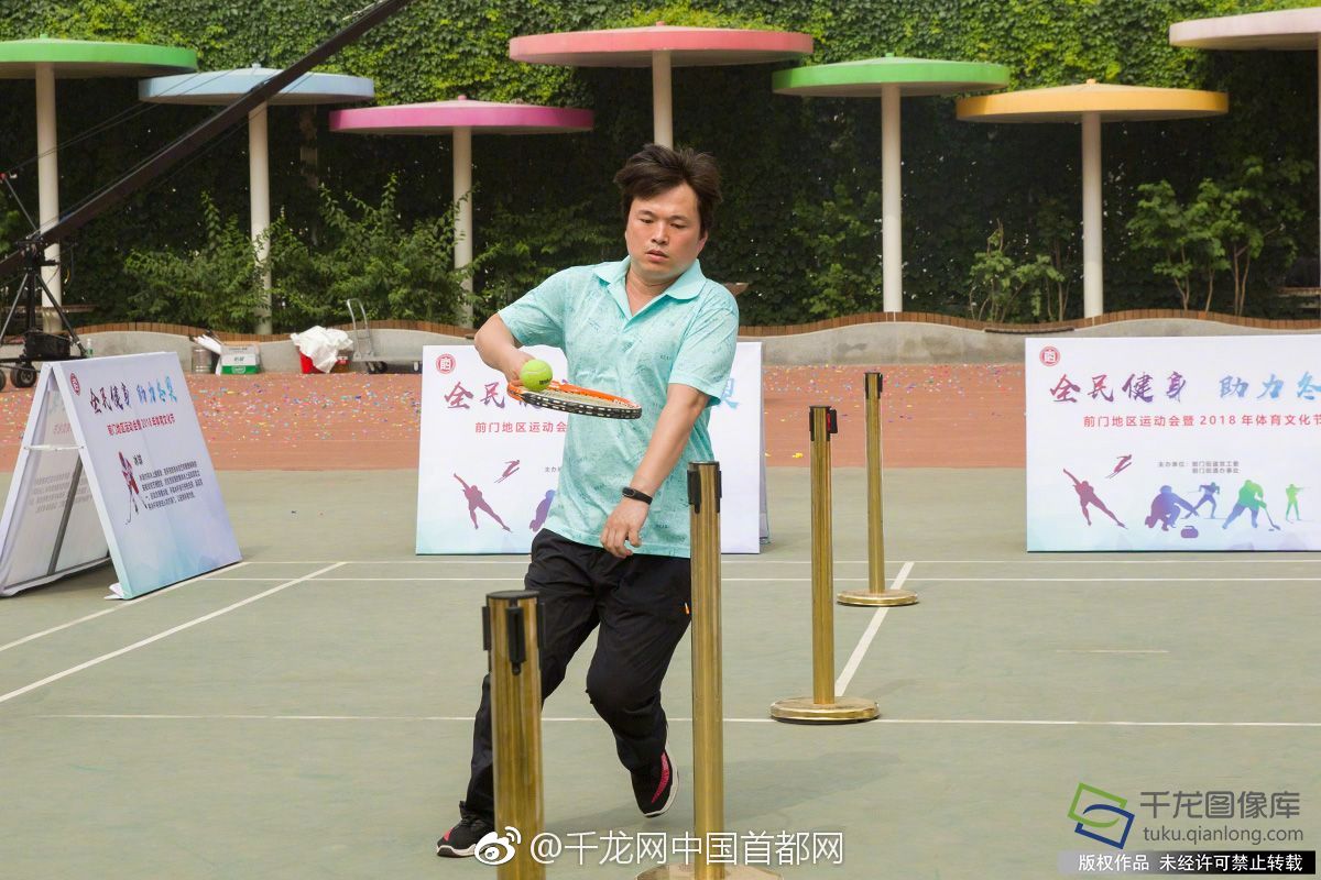 太空秀球技！一起看不一样的中国空间站“乒乓球”大赛