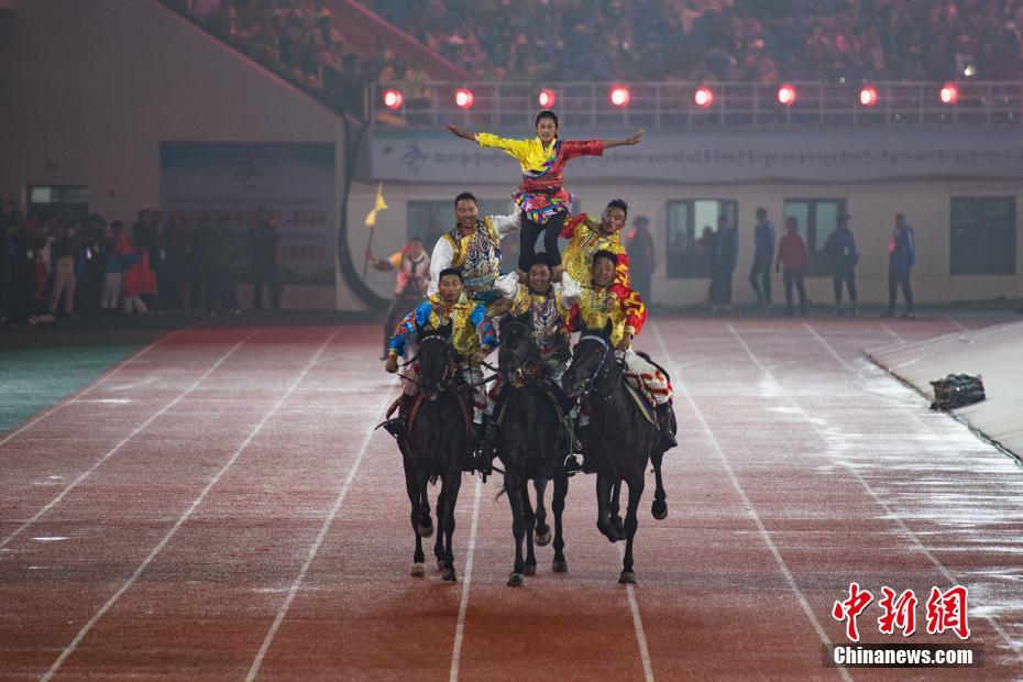 六个男人一台戏 北京人艺新排版《足球俱乐部》登台