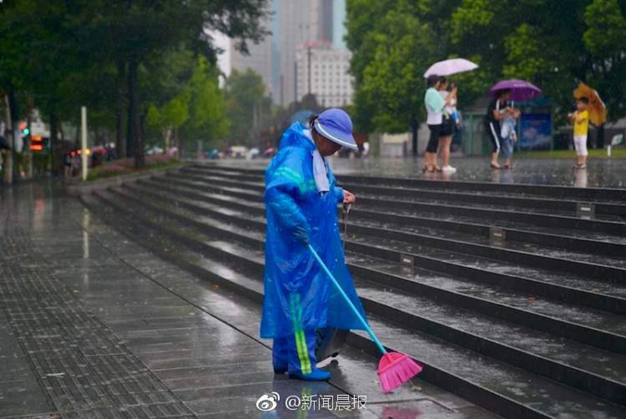 广东万名跑者多地开跑为家乡“添绿”